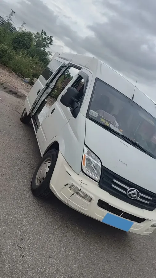 2023 MAXUS XinTu V80 2.0T 127HP L4 6MT,autocango,china used car exporter,china ev exporter,chinese used car exporter,chinese used ev exporter
