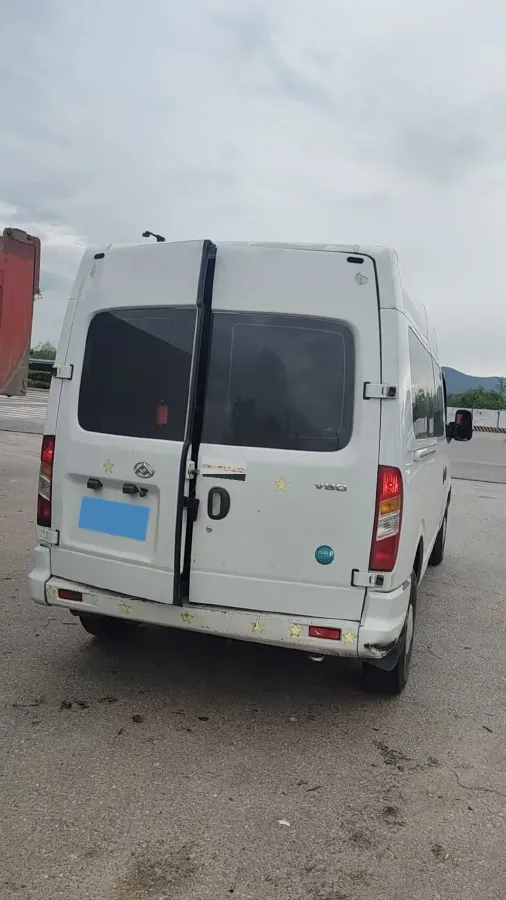 2023 MAXUS XinTu V80 2.0T 127HP L4 6MT,autocango,china used car exporter,china ev exporter,chinese used car exporter,chinese used ev exporter