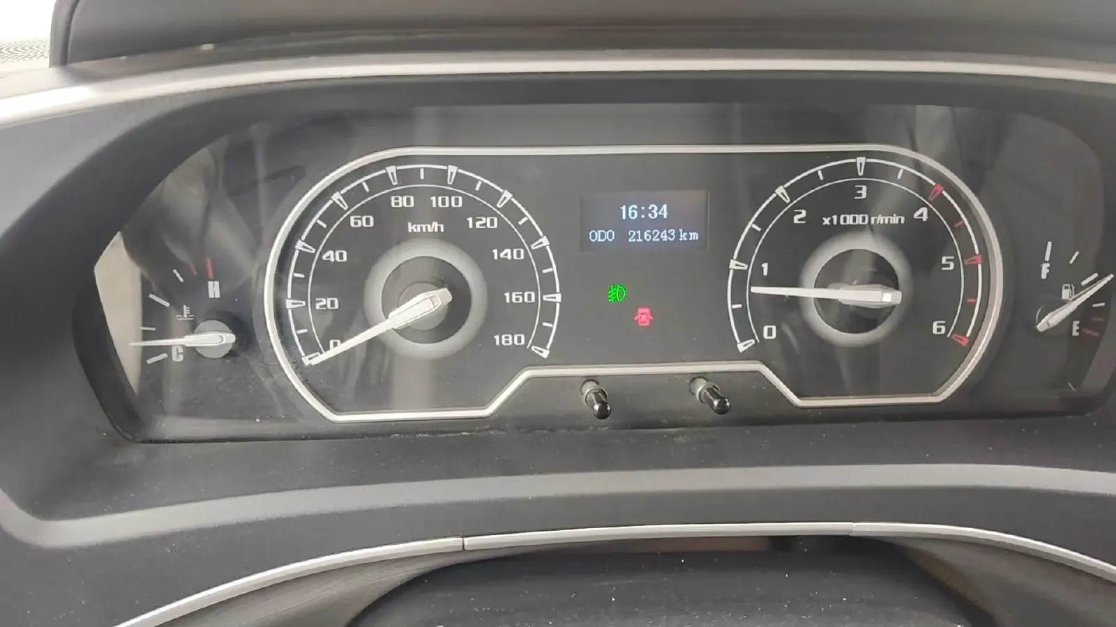 2023 MAXUS XinTu V80 2.0T 127HP L4 6MT,autocango,china used car exporter,china ev exporter,chinese used car exporter,chinese used ev exporter