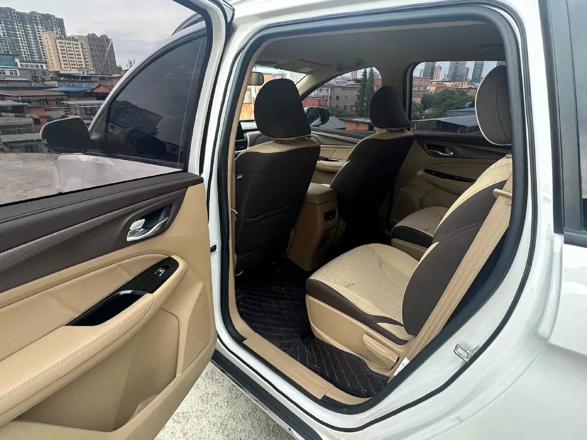 2017 BaoJun 730 1.5T 150HP L4 6MT,autocango,china used car exporter,china ev exporter,chinese used car exporter,chinese used ev exporter