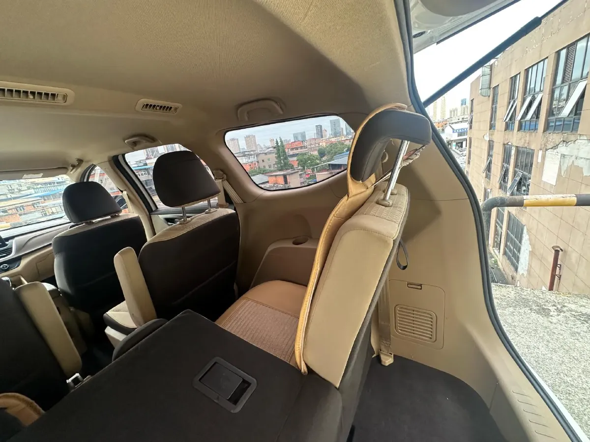 2017 BaoJun 730 1.5T 150HP L4 6MT,autocango,china used car exporter,china ev exporter,chinese used car exporter,chinese used ev exporter