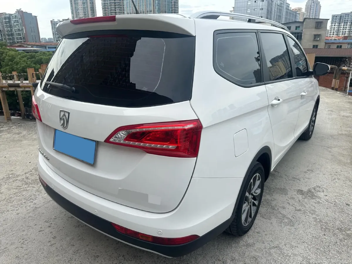 2017 BaoJun 730 1.5T 150HP L4 6MT,autocango,china used car exporter,china ev exporter,chinese used car exporter,chinese used ev exporter
