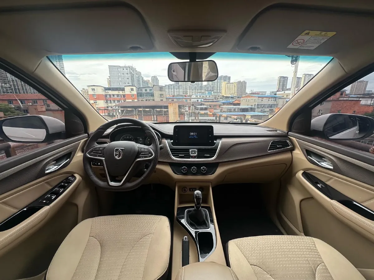 2017 BaoJun 730 1.5T 150HP L4 6MT,autocango,china used car exporter,china ev exporter,chinese used car exporter,chinese used ev exporter