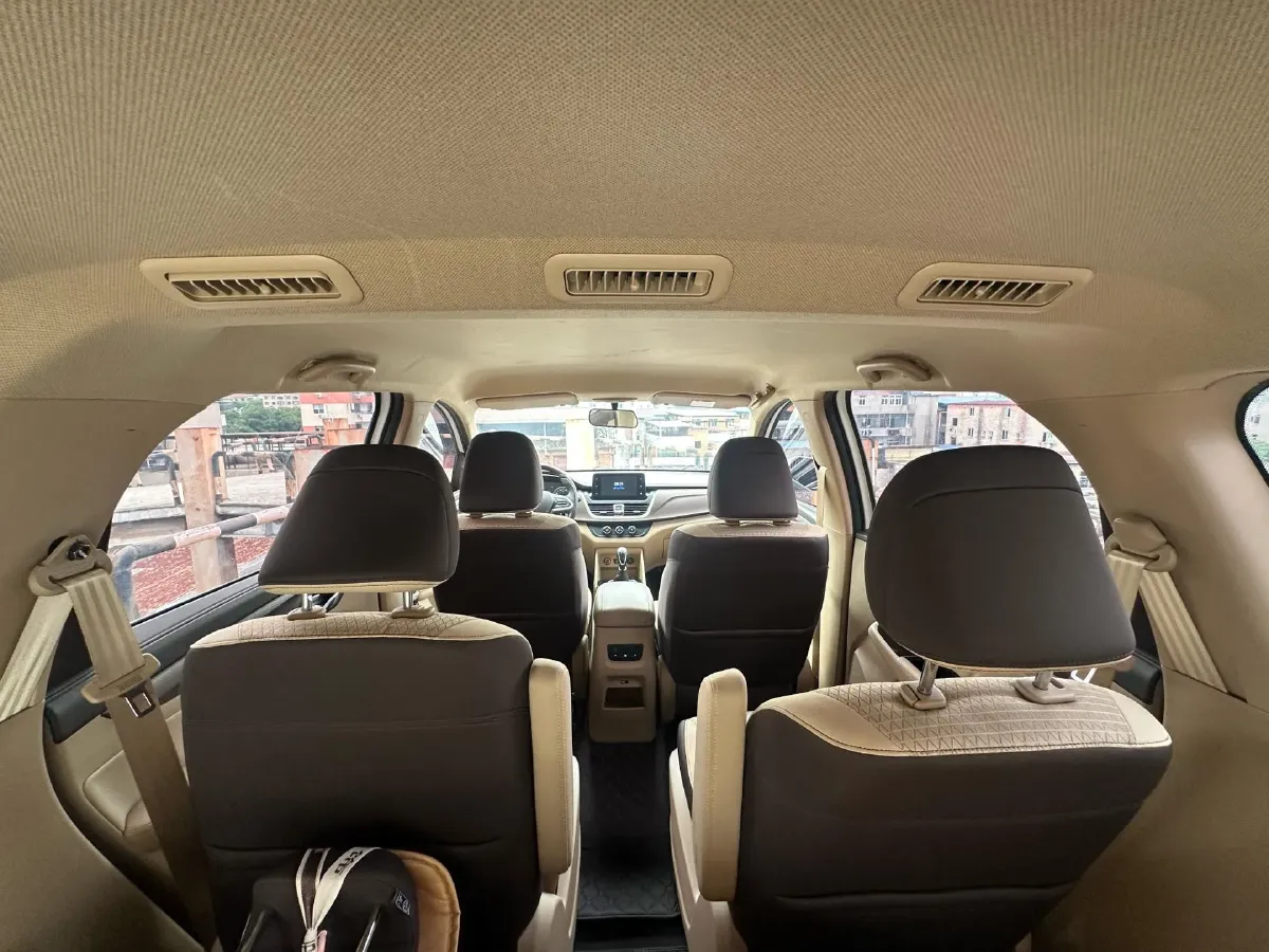 2017 BaoJun 730 1.5T 150HP L4 6MT,autocango,china used car exporter,china ev exporter,chinese used car exporter,chinese used ev exporter