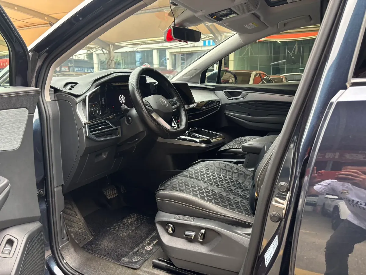 2021 Volkswagen Talagon 2.0T 220HP L4 7DCT,autocango,china used car exporter,china ev exporter,chinese used car exporter,chinese used ev exporter