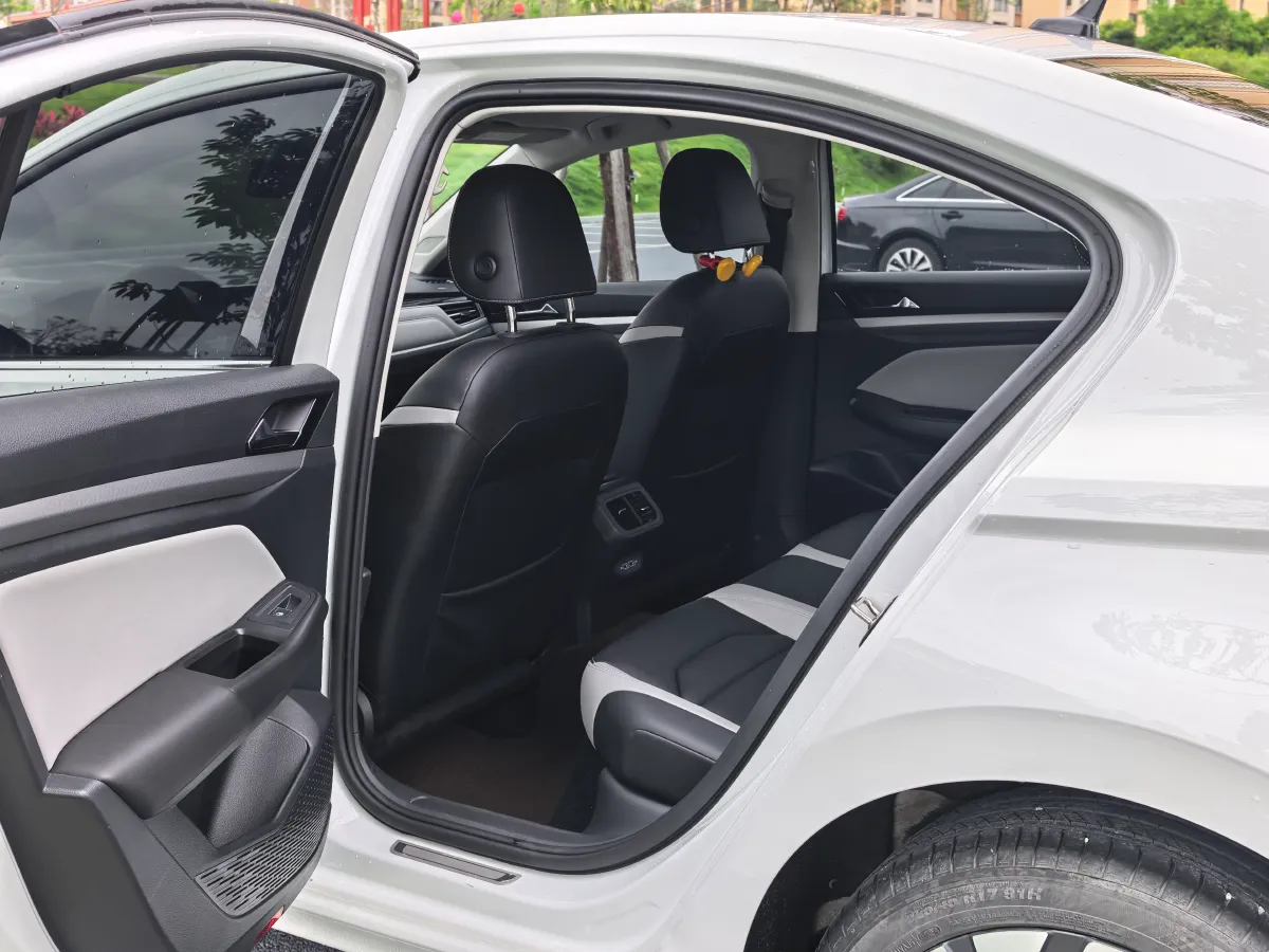 2024 Volkswagen Bora 1.5T 160HP L4 7DCT,autocango,china used car exporter,china ev exporter,chinese used car exporter,chinese used ev exporter