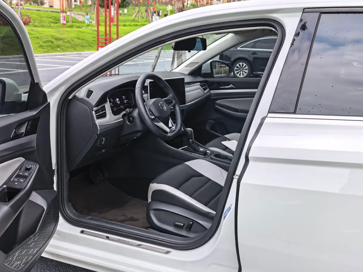 2024 Volkswagen Bora 1.5T 160HP L4 7DCT,autocango,china used car exporter,china ev exporter,chinese used car exporter,chinese used ev exporter