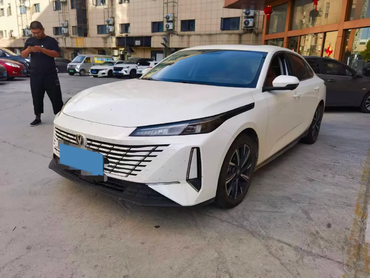 2025 ChangAn Eado 1.5T 192HP L4 7DCT,autocango,china used car exporter,china ev exporter,chinese used car exporter,chinese used ev exporter