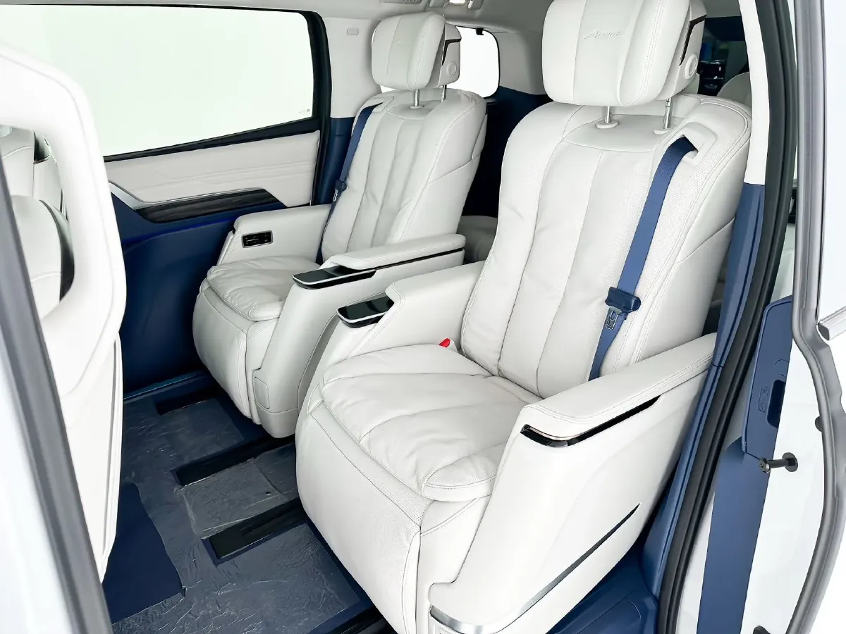 2023 Buick Century 2.0T 237HP L4 9AT,autocango,china used car exporter,china ev exporter,chinese used car exporter,chinese used ev exporter