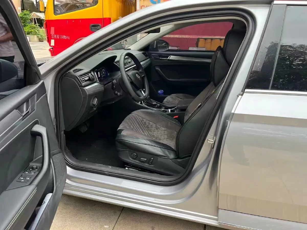 2024 Skoda Superb 1.4T 150HP L4 7DCT,autocango,china used car exporter,china ev exporter,chinese used car exporter,chinese used ev exporter