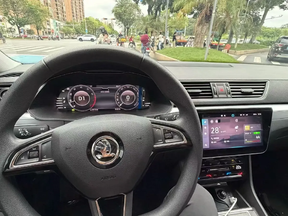 2024 Skoda Superb 1.4T 150HP L4 7DCT,autocango,china used car exporter,china ev exporter,chinese used car exporter,chinese used ev exporter