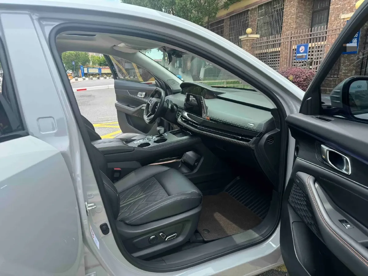 2021 ChangAn UNI-K 2.0T 233HP L4 8AT,autocango,china used car exporter,china ev exporter,chinese used car exporter,chinese used ev exporter