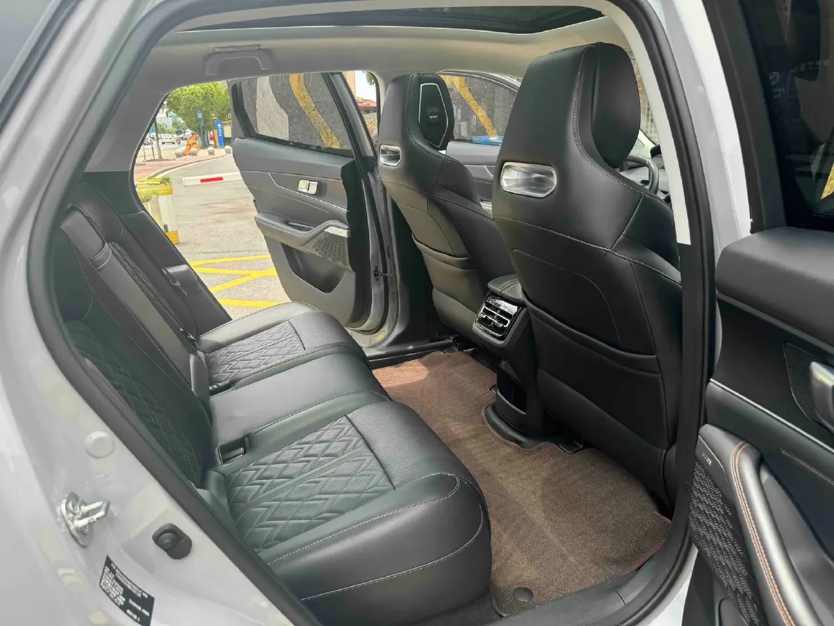2021 ChangAn UNI-K 2.0T 233HP L4 8AT,autocango,china used car exporter,china ev exporter,chinese used car exporter,chinese used ev exporter