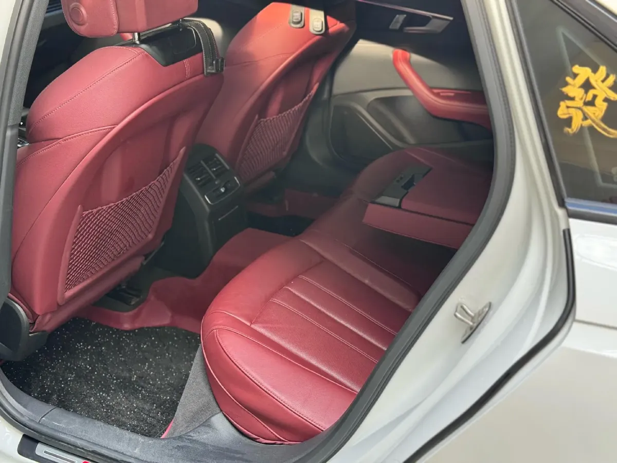 2024 Audi A4L 2.0T 190HP L4 7DCT,autocango,china used car exporter,china ev exporter,chinese used car exporter,chinese used ev exporter