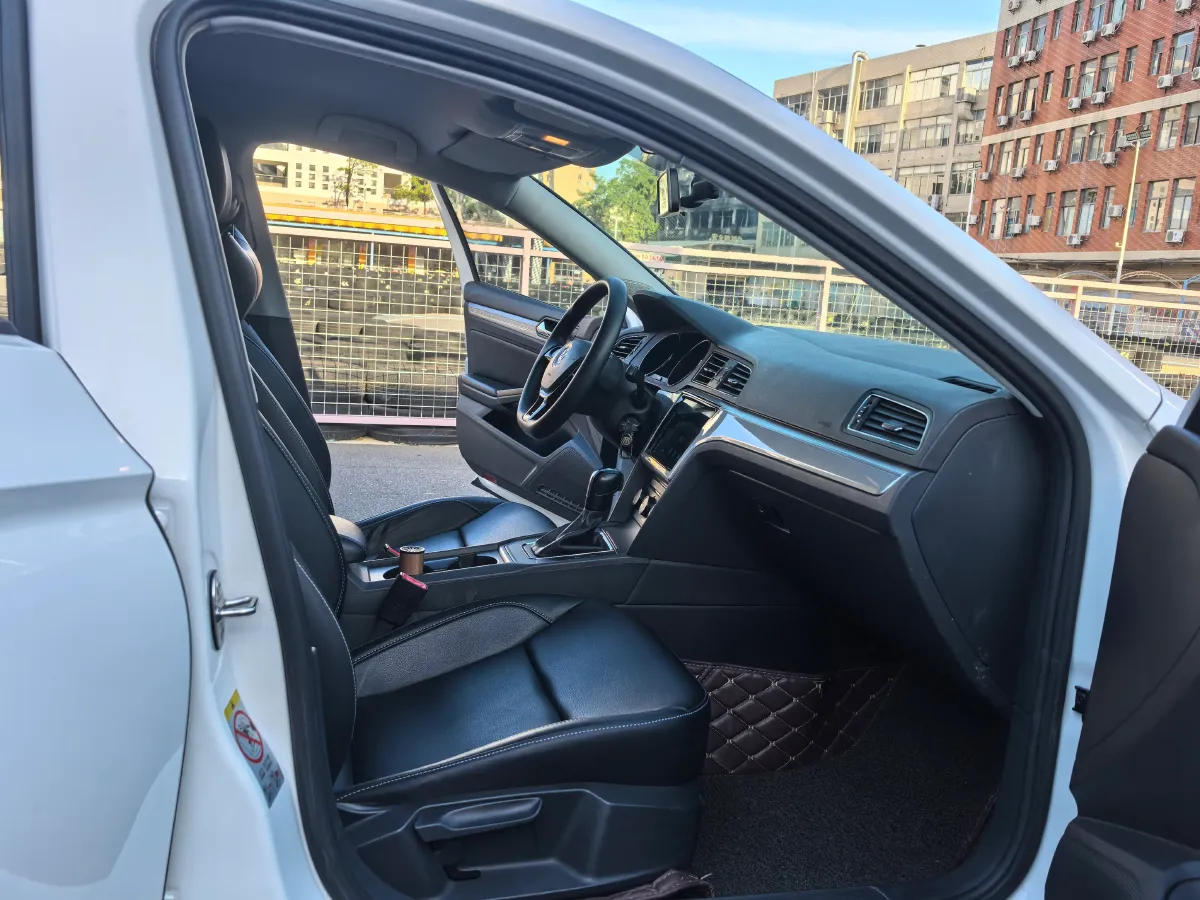 2017 Volkswagen Lamando 1.4T 131HP L4 7DCT,autocango,china used car exporter,china ev exporter,chinese used car exporter,chinese used ev exporter
