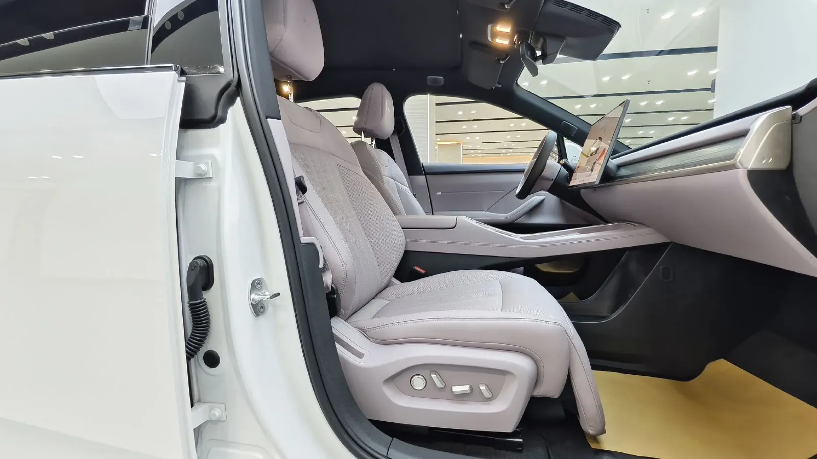 2025 ONVO L60 BEV,autocango,china used car exporter,china ev exporter,chinese used car exporter,chinese used ev exporter