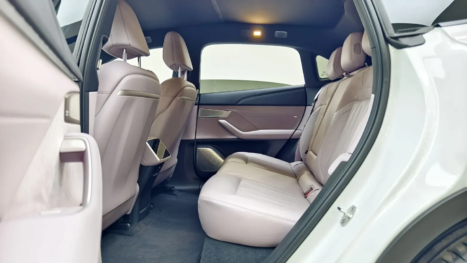 2025 ONVO L60 BEV,autocango,china used car exporter,china ev exporter,chinese used car exporter,chinese used ev exporter