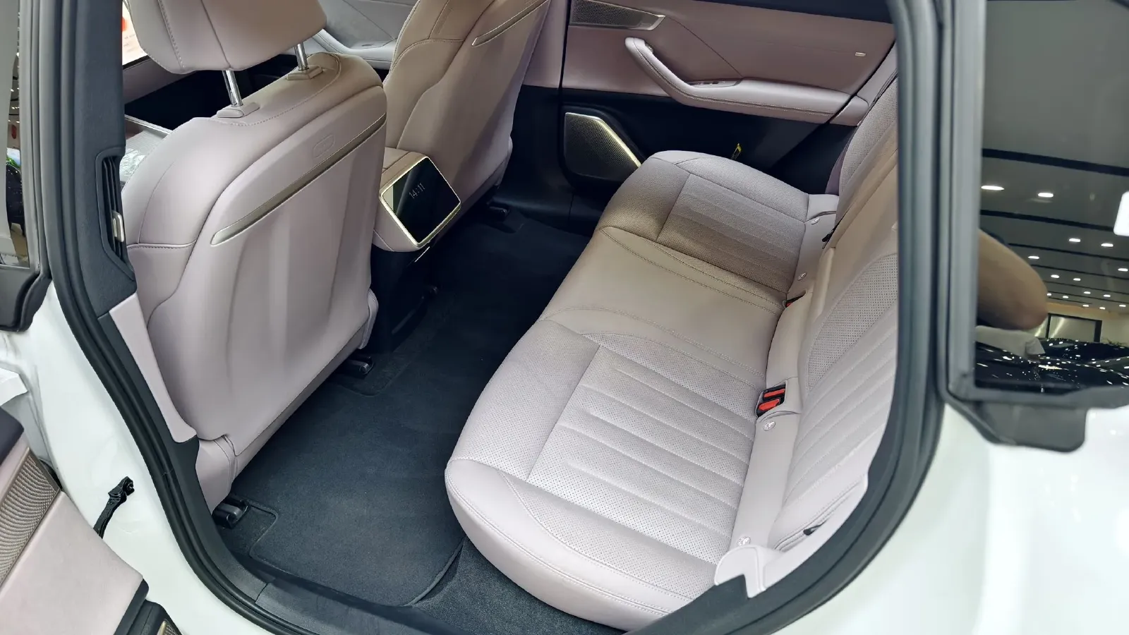 2025 ONVO L60 BEV,autocango,china used car exporter,china ev exporter,chinese used car exporter,chinese used ev exporter