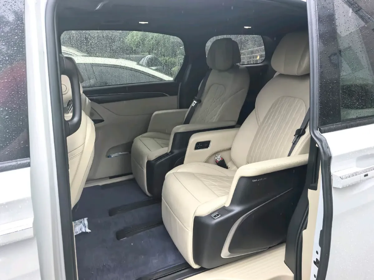 2022 Buick GL8 2.0T 237HP L4 9AT,autocango,china used car exporter,china ev exporter,chinese used car exporter,chinese used ev exporter