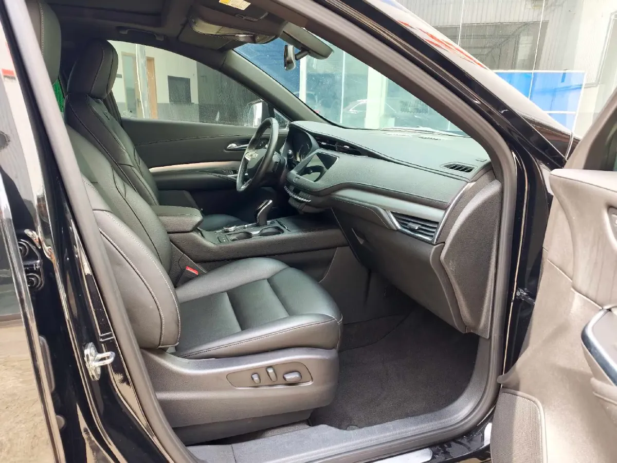 2021 Cadillac XT4 2.0T 237HP L4 9AT,autocango,china used car exporter,china ev exporter,chinese used car exporter,chinese used ev exporter