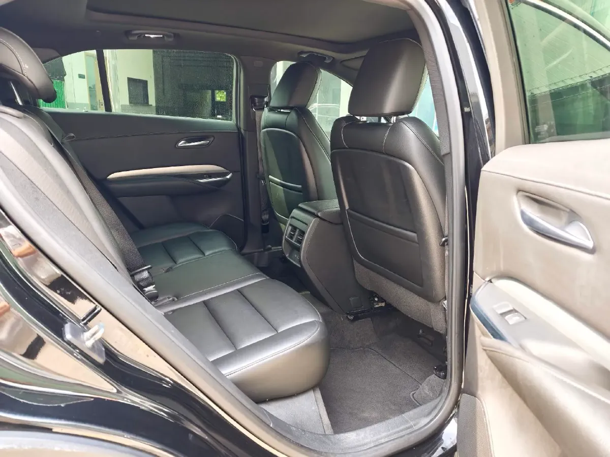 2021 Cadillac XT4 2.0T 237HP L4 9AT,autocango,china used car exporter,china ev exporter,chinese used car exporter,chinese used ev exporter