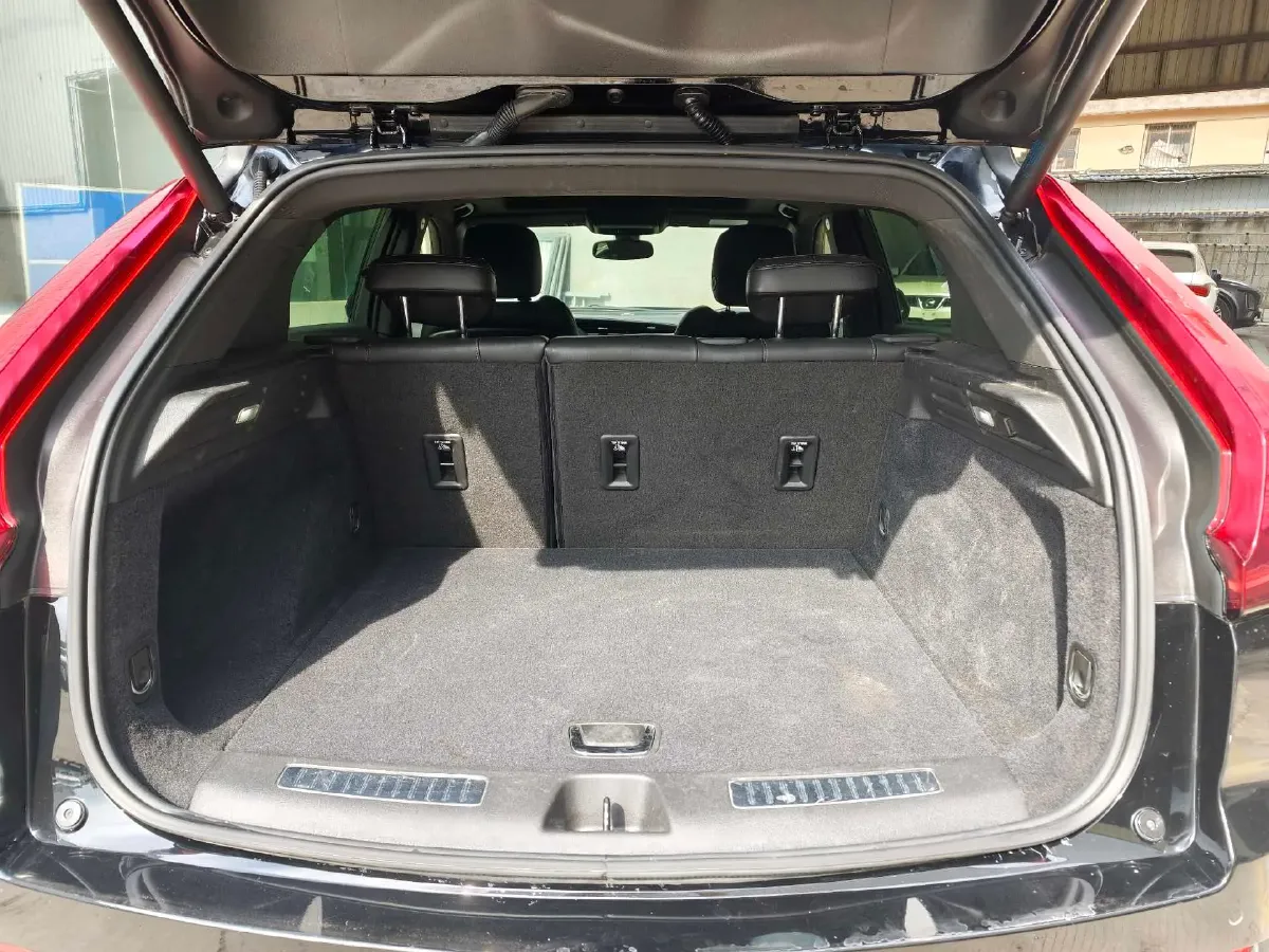 2021 Cadillac XT4 2.0T 237HP L4 9AT,autocango,china used car exporter,china ev exporter,chinese used car exporter,chinese used ev exporter