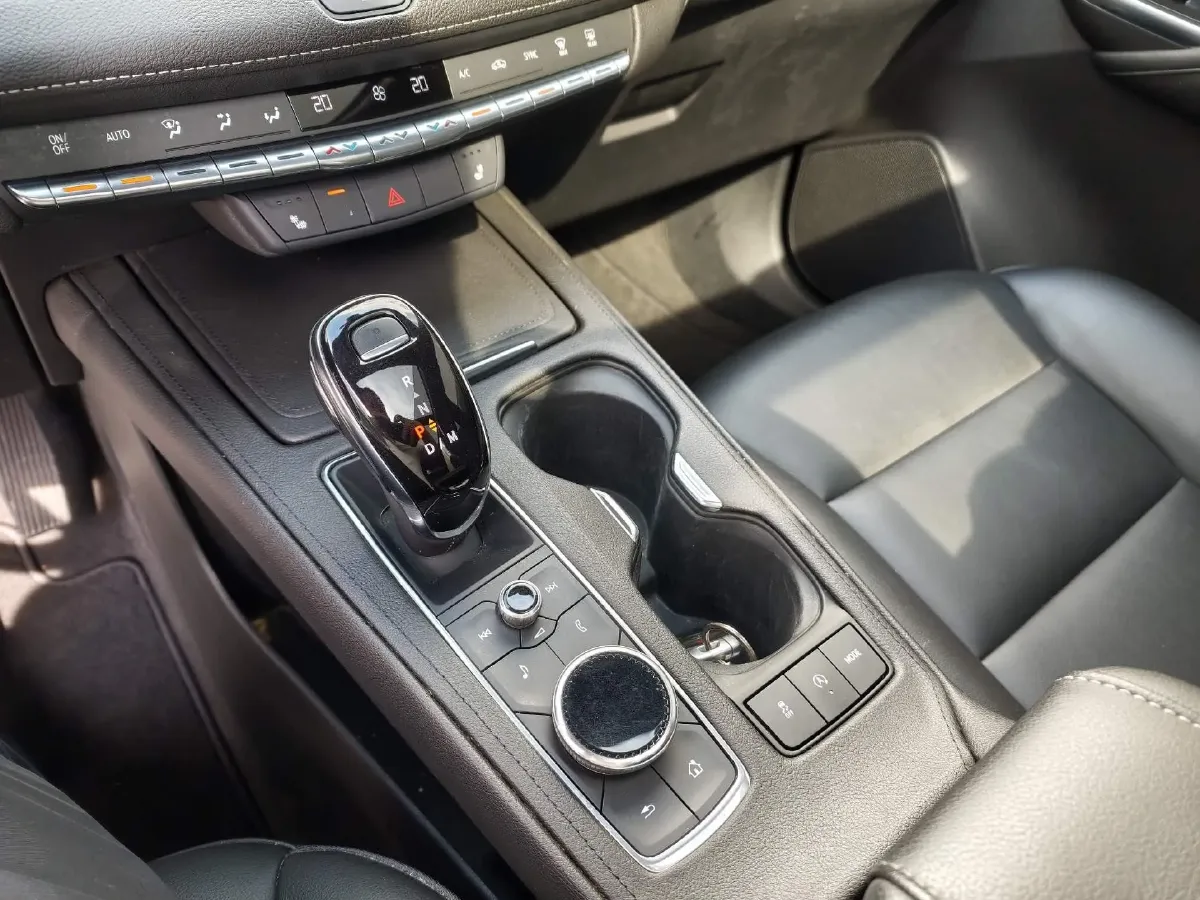 2021 Cadillac XT4 2.0T 237HP L4 9AT,autocango,china used car exporter,china ev exporter,chinese used car exporter,chinese used ev exporter