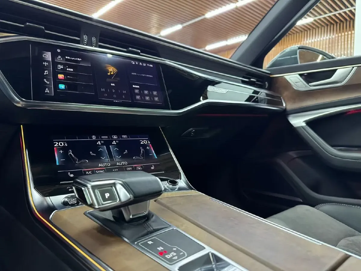 2023 Audi A6L 2.0T 245HP L4 7DCT,autocango,china used car exporter,china ev exporter,chinese used car exporter,chinese used ev exporter