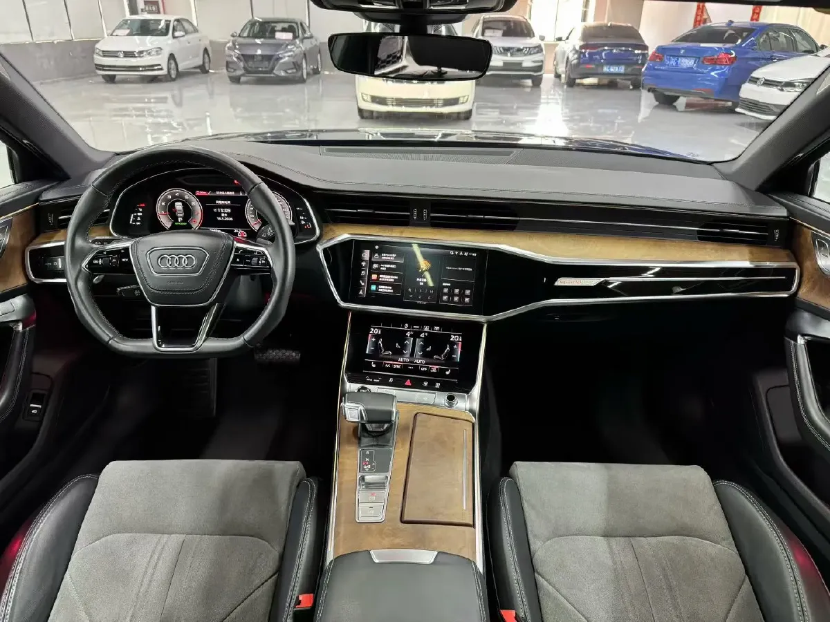 2023 Audi A6L 2.0T 245HP L4 7DCT,autocango,china used car exporter,china ev exporter,chinese used car exporter,chinese used ev exporter