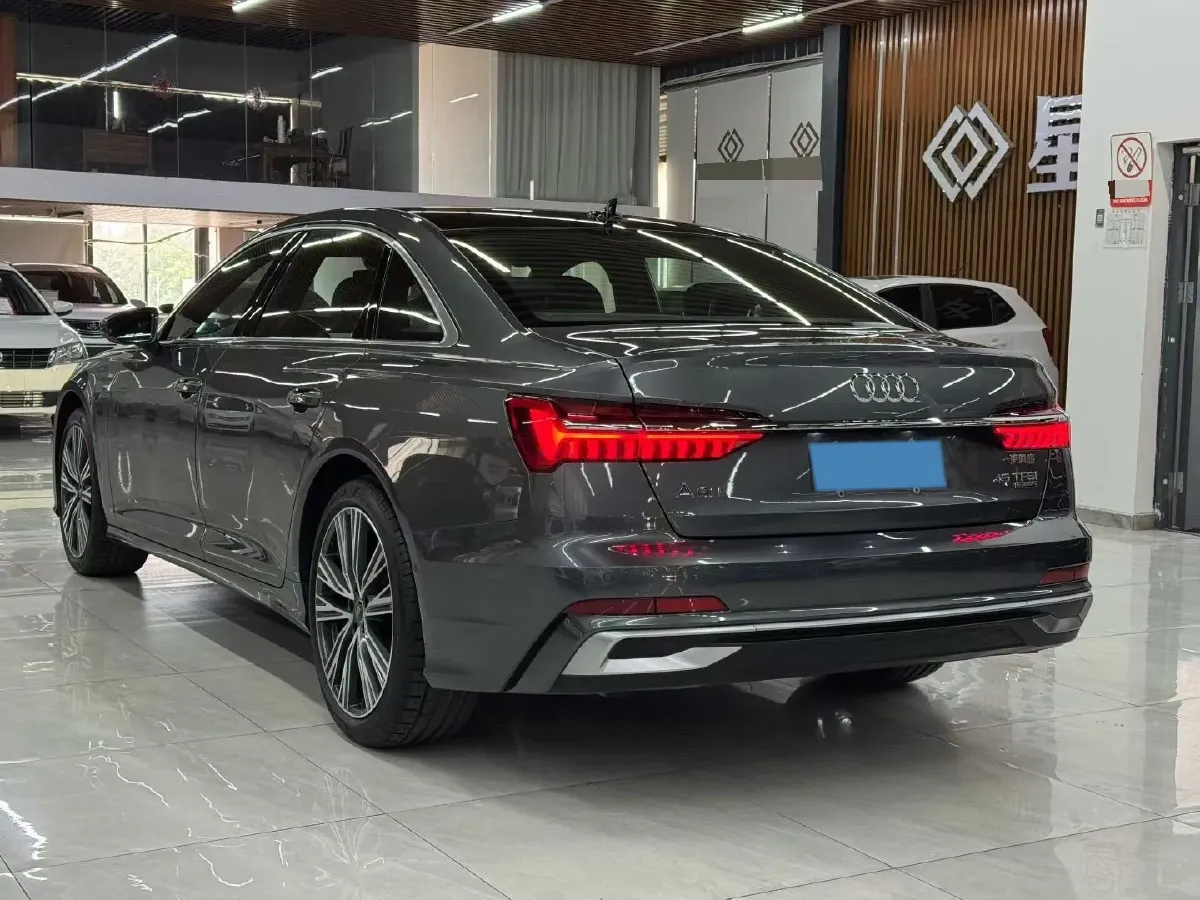 2023 Audi A6L 2.0T 245HP L4 7DCT,autocango,china used car exporter,china ev exporter,chinese used car exporter,chinese used ev exporter