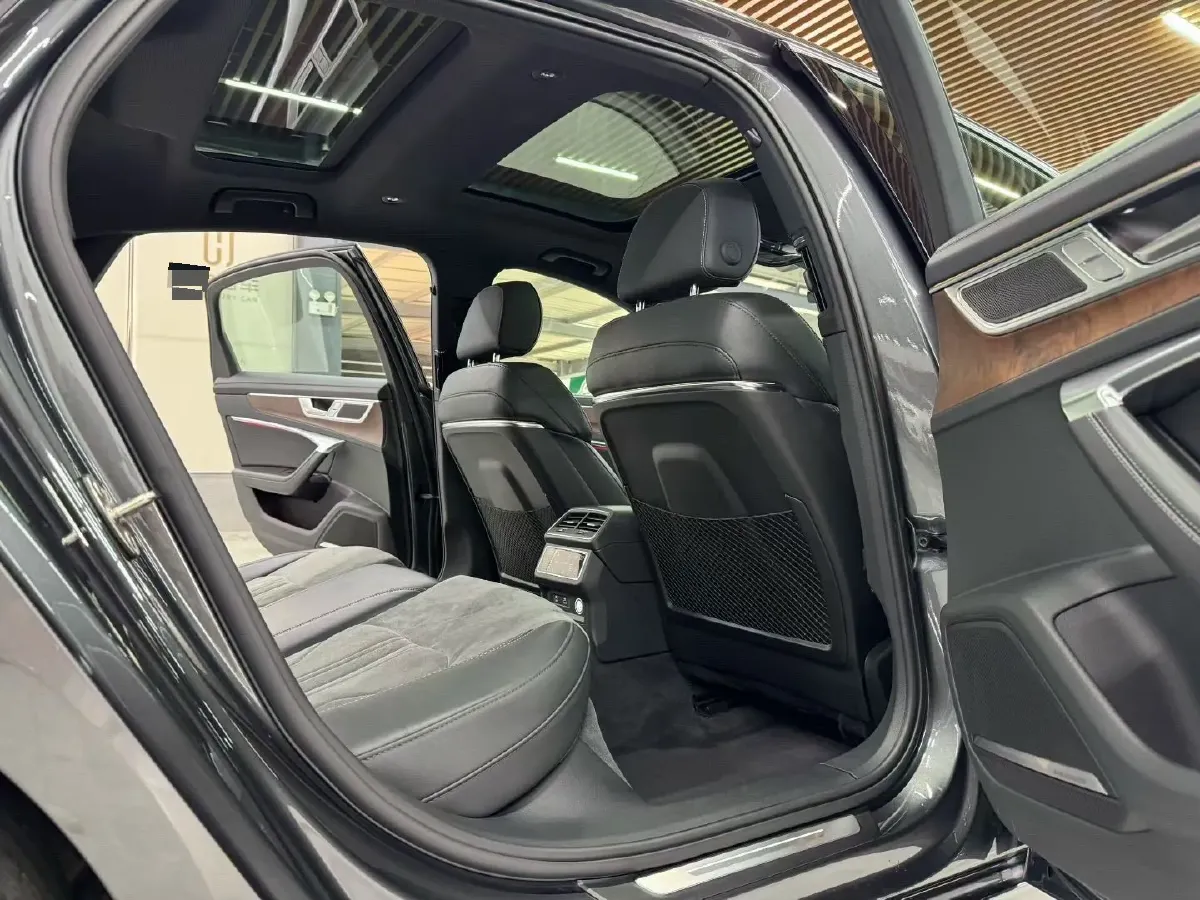 2023 Audi A6L 2.0T 245HP L4 7DCT,autocango,china used car exporter,china ev exporter,chinese used car exporter,chinese used ev exporter
