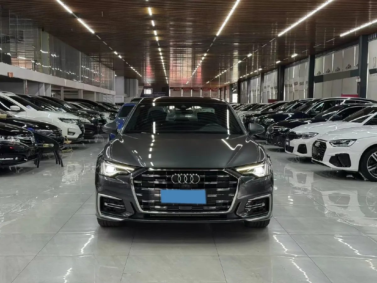 2023 Audi A6L 2.0T 245HP L4 7DCT,autocango,china used car exporter,china ev exporter,chinese used car exporter,chinese used ev exporter