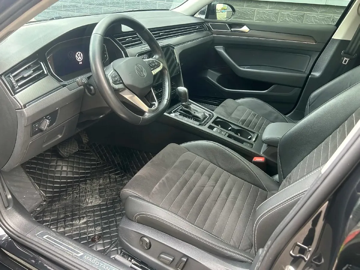 2020 Volkswagen Magotan 2.0T 220HP L4 7DCT,autocango,china used car exporter,china ev exporter,chinese used car exporter,chinese used ev exporter