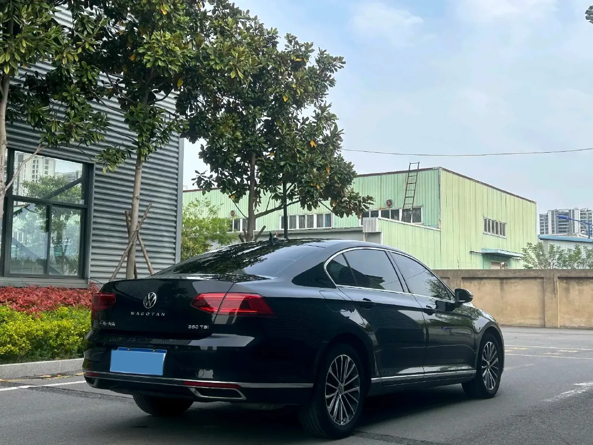 2020 Volkswagen Magotan 2.0T 220HP L4 7DCT,autocango,china used car exporter,china ev exporter,chinese used car exporter,chinese used ev exporter