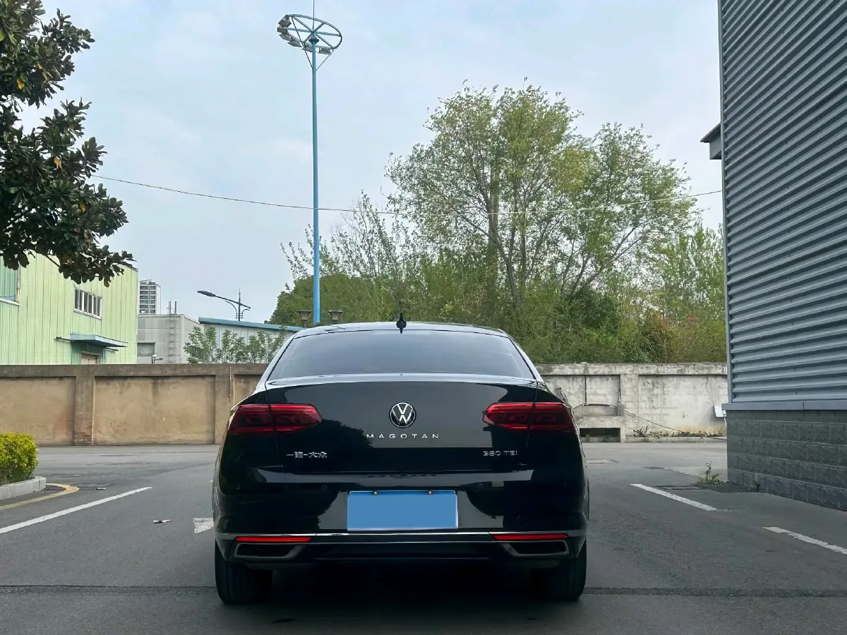 2020 Volkswagen Magotan 2.0T 220HP L4 7DCT,autocango,china used car exporter,china ev exporter,chinese used car exporter,chinese used ev exporter