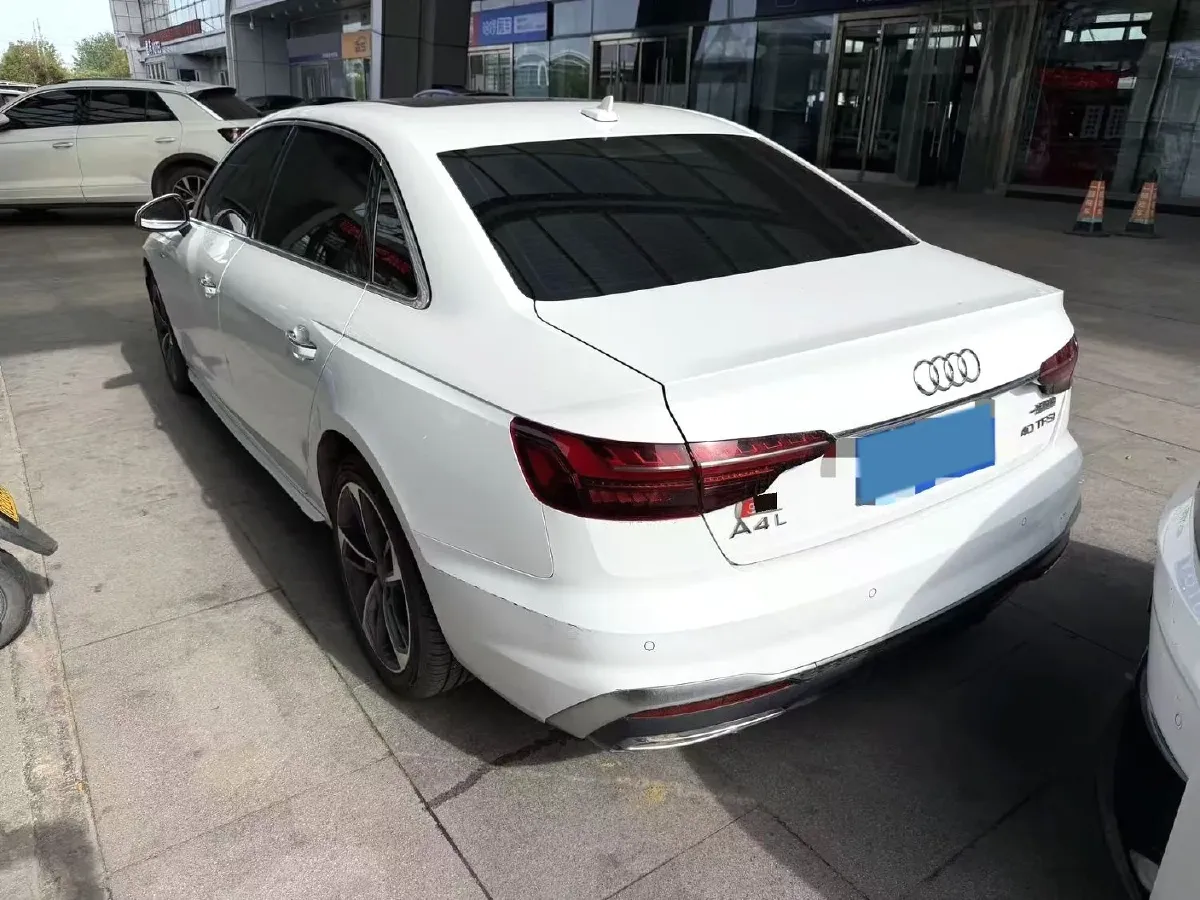 2022 Audi A4L 2.0T 190HP L4 7DCT,autocango,china used car exporter,china ev exporter,chinese used car exporter,chinese used ev exporter