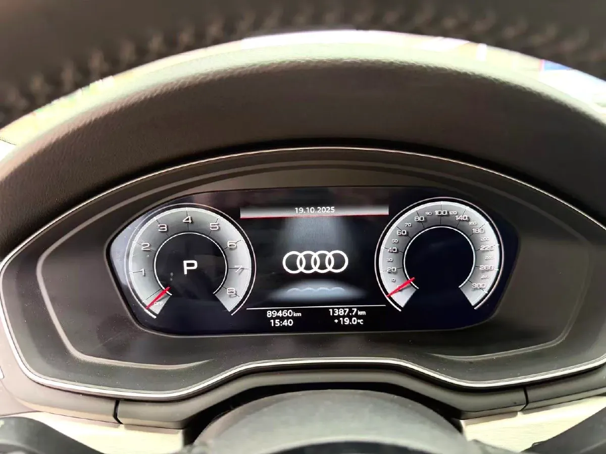 2022 Audi A4L 2.0T 190HP L4 7DCT,autocango,china used car exporter,china ev exporter,chinese used car exporter,chinese used ev exporter