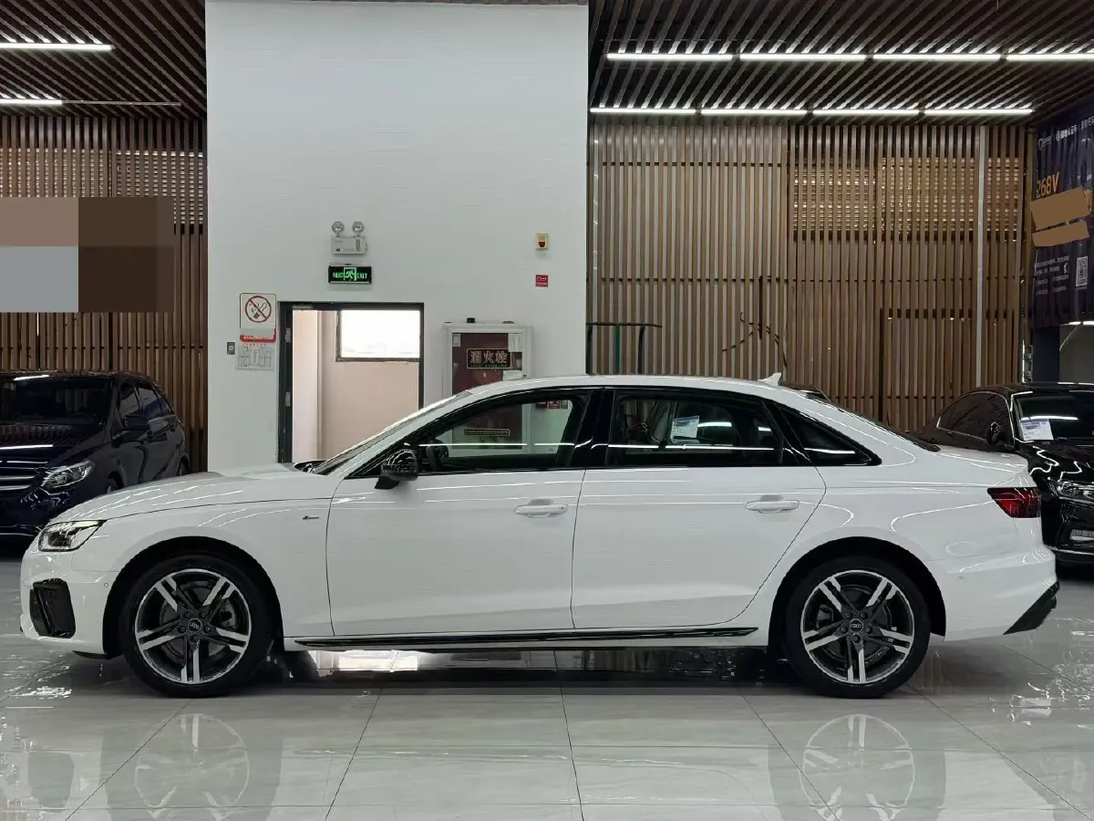 2023 Audi A4L 2.0T 190HP L4 7DCT,autocango,china used car exporter,china ev exporter,chinese used car exporter,chinese used ev exporter