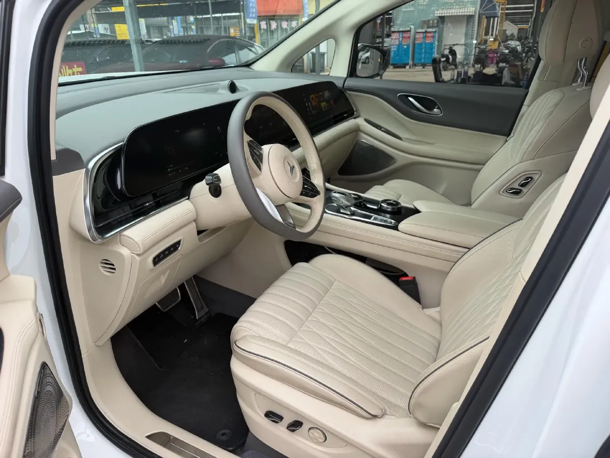 2022 Voyah Dream 1.5T 136HP L4 PHEV 25.57KWH,autocango,china used car exporter,china ev exporter,chinese used car exporter,chinese used ev exporter