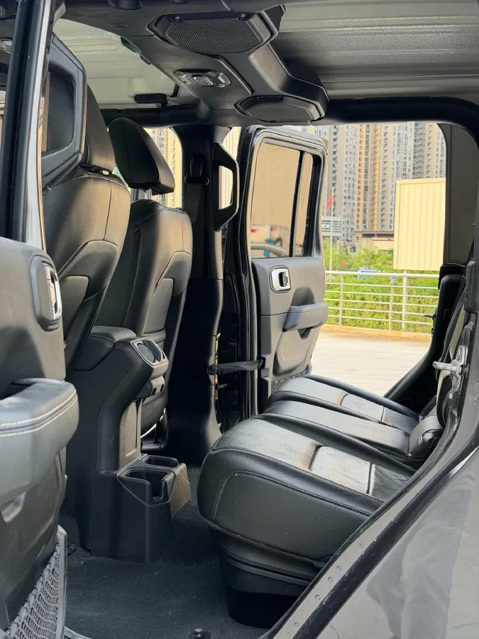 2022 Jeep Gladiator 3.6L 284HP V6 8AT,autocango,china used car exporter,china ev exporter,chinese used car exporter,chinese used ev exporter