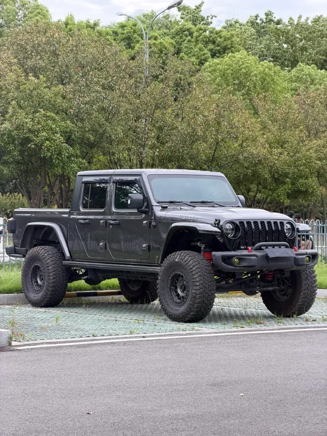 2022 Jeep Gladiator 3.6L 284HP V6 8AT,autocango,china used car exporter,china ev exporter,chinese used car exporter,chinese used ev exporter
