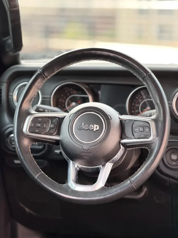2022 Jeep Gladiator 3.6L 284HP V6 8AT,autocango,china used car exporter,china ev exporter,chinese used car exporter,chinese used ev exporter