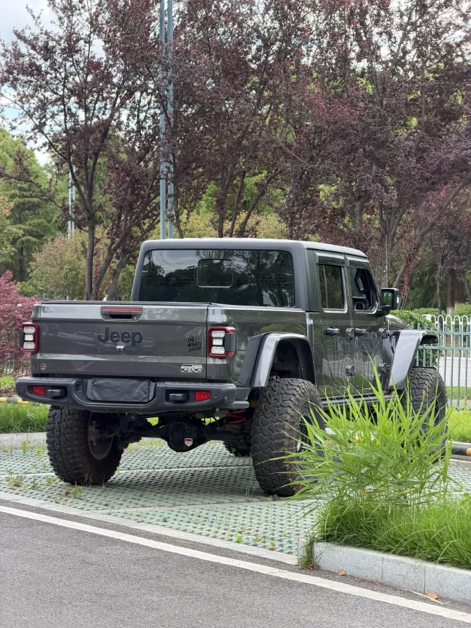2022 Jeep Gladiator 3.6L 284HP V6 8AT,autocango,china used car exporter,china ev exporter,chinese used car exporter,chinese used ev exporter