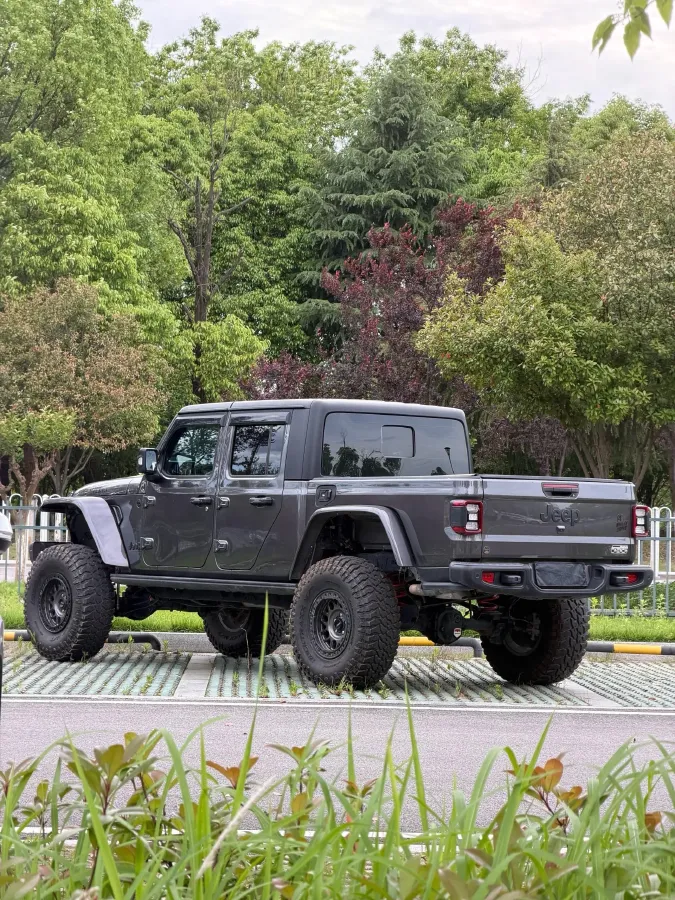 2022 Jeep Gladiator 3.6L 284HP V6 8AT,autocango,china used car exporter,china ev exporter,chinese used car exporter,chinese used ev exporter