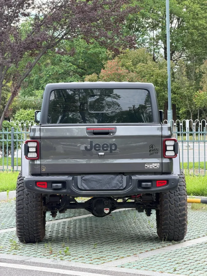 2022 Jeep Gladiator 3.6L 284HP V6 8AT,autocango,china used car exporter,china ev exporter,chinese used car exporter,chinese used ev exporter