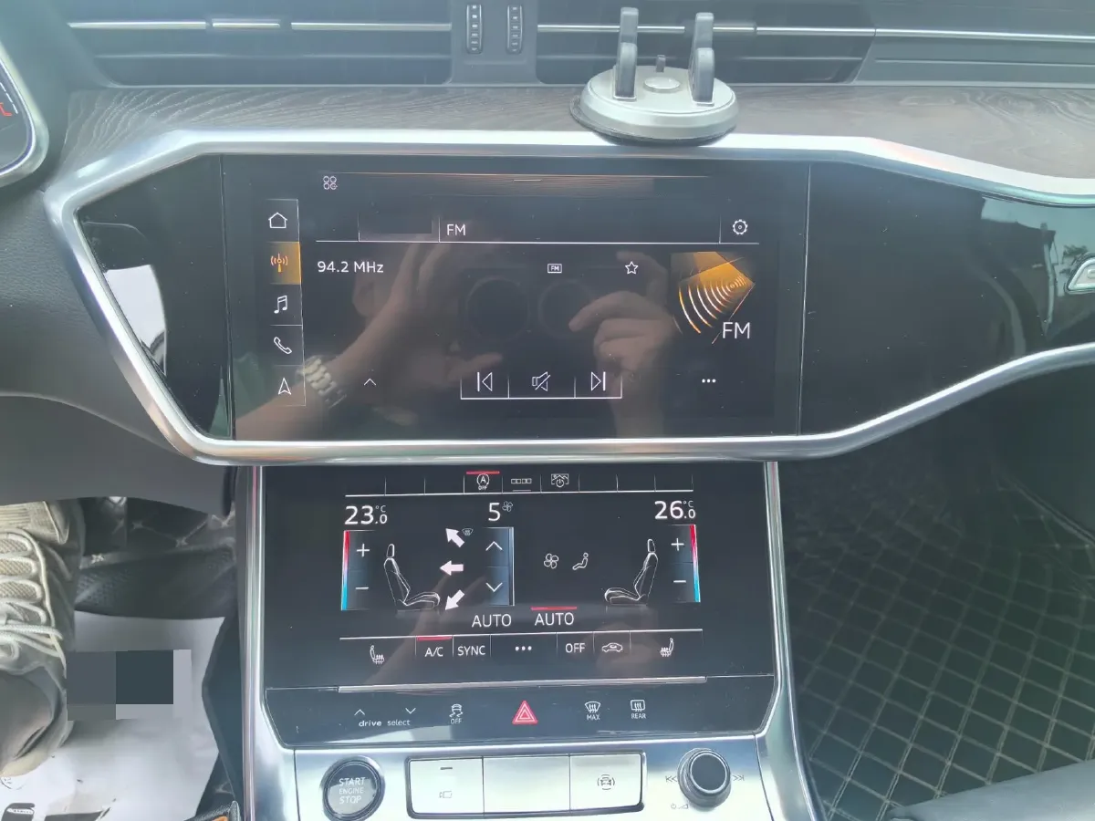 2021 Audi A6L 2.0T 224HP L4 7DCT,autocango,china used car exporter,china ev exporter,chinese used car exporter,chinese used ev exporter