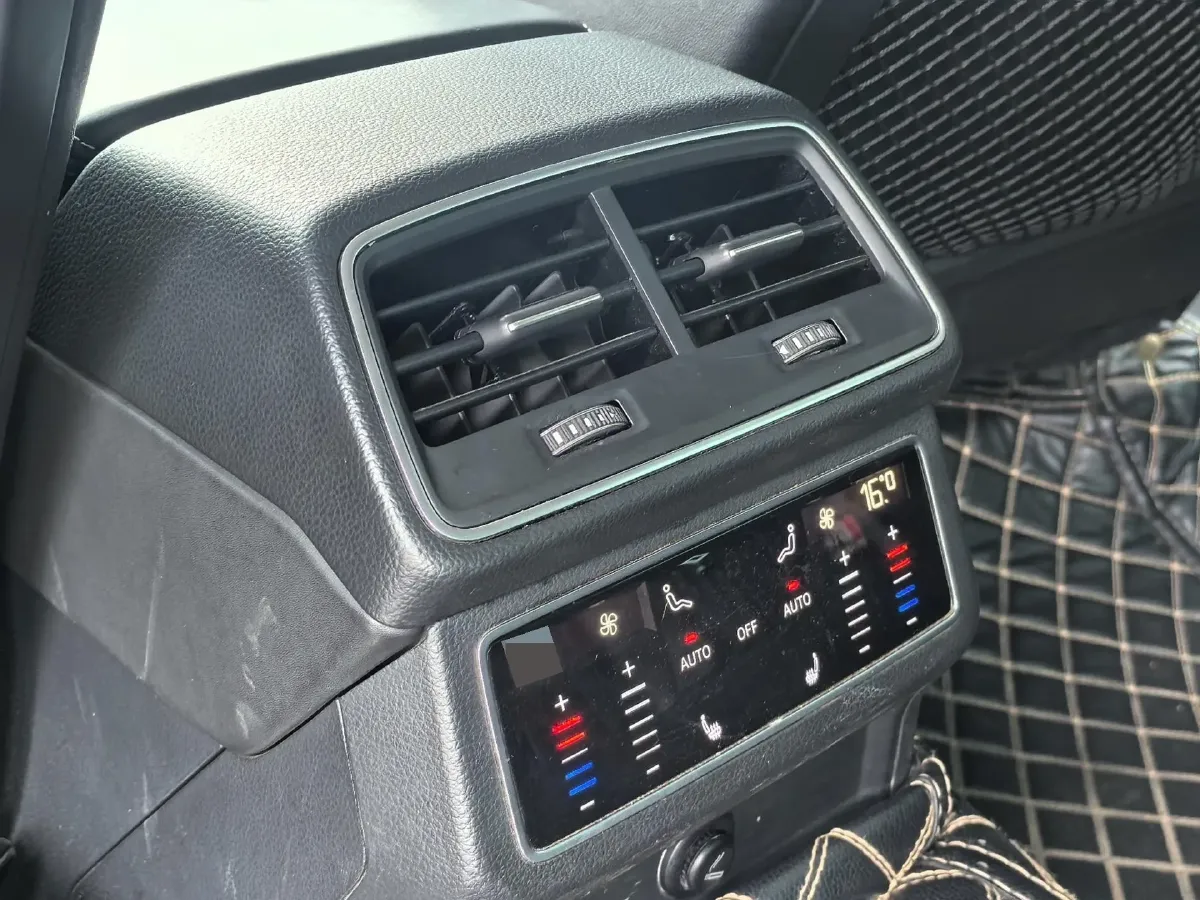 2021 Audi A6L 2.0T 224HP L4 7DCT,autocango,china used car exporter,china ev exporter,chinese used car exporter,chinese used ev exporter