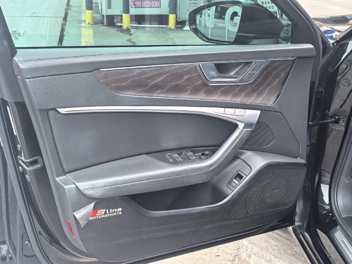 2021 Audi A6L 2.0T 224HP L4 7DCT,autocango,china used car exporter,china ev exporter,chinese used car exporter,chinese used ev exporter