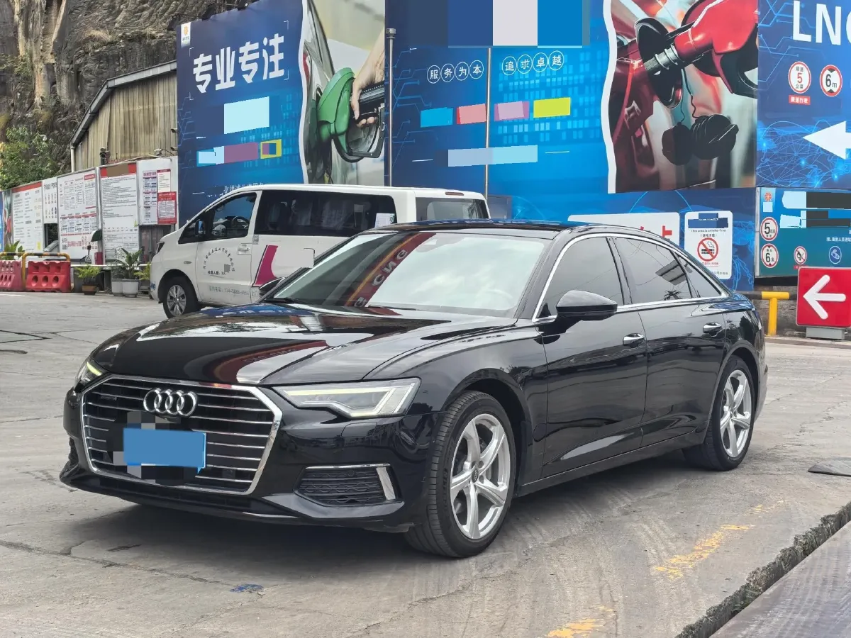 2021 Audi A6L 2.0T 224HP L4 7DCT,autocango,china used car exporter,china ev exporter,chinese used car exporter,chinese used ev exporter