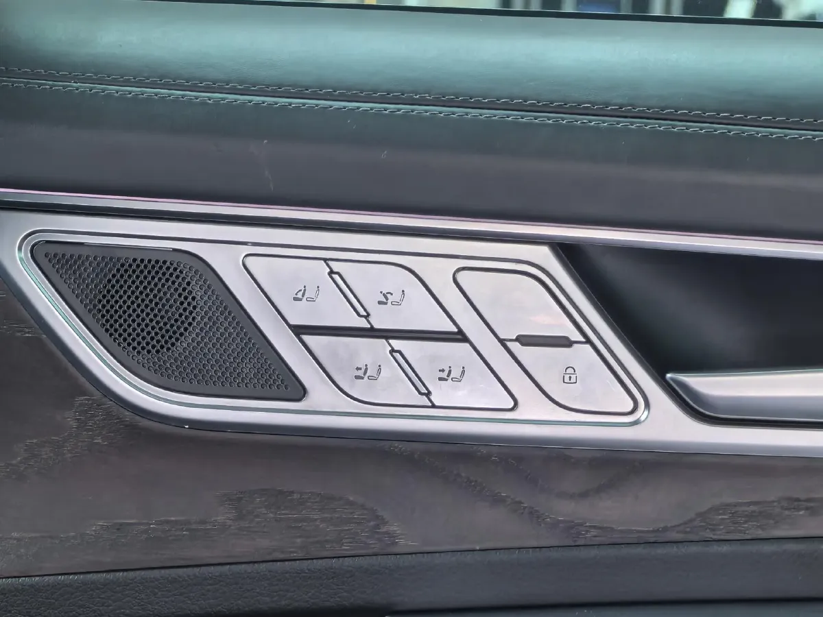 2021 Audi A6L 2.0T 224HP L4 7DCT,autocango,china used car exporter,china ev exporter,chinese used car exporter,chinese used ev exporter